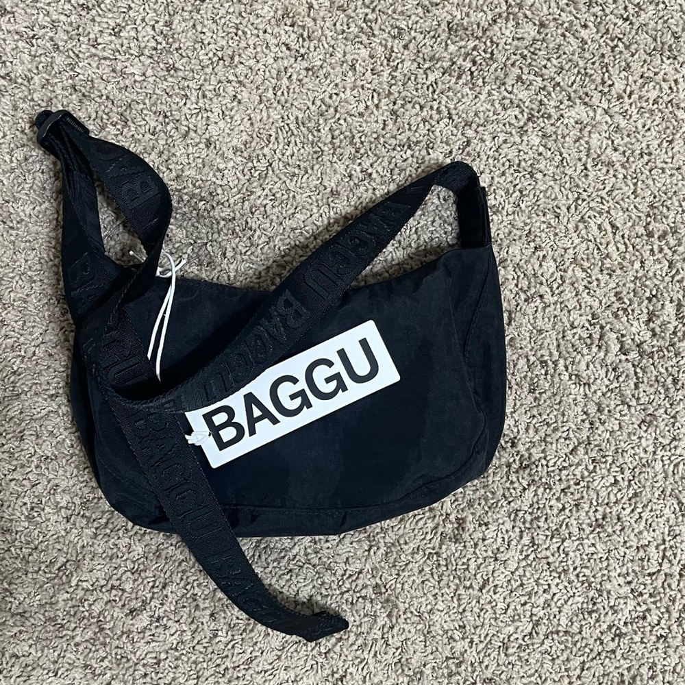 Baggu small crescent bag